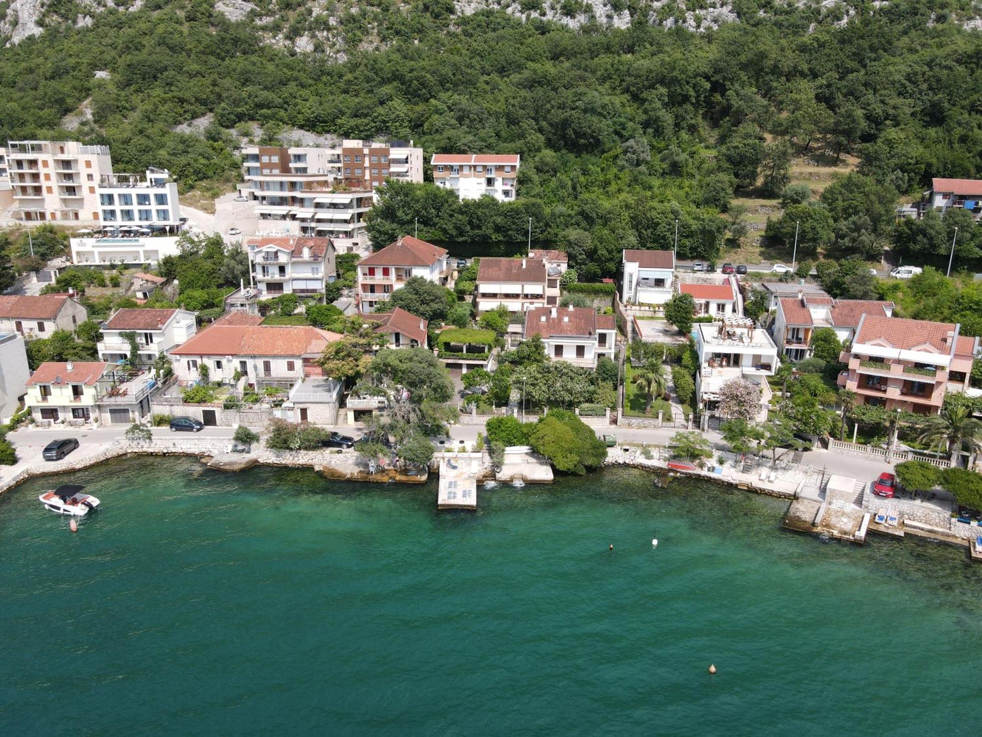 Montenegro Apartments - Private Beach Kotor Exterior photo